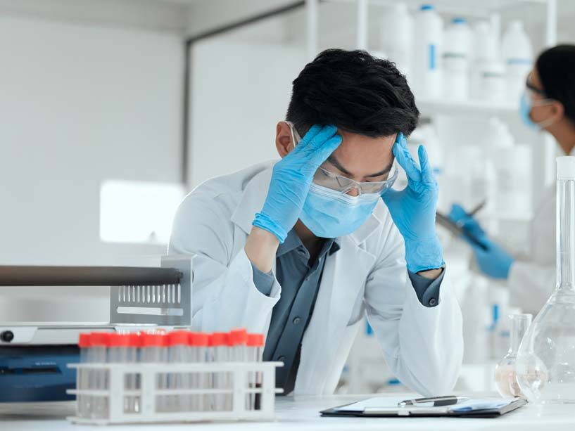Laboratory scientist upset over label data mistake
